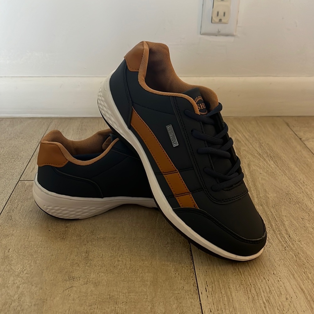 Men’s Navy Sneakers